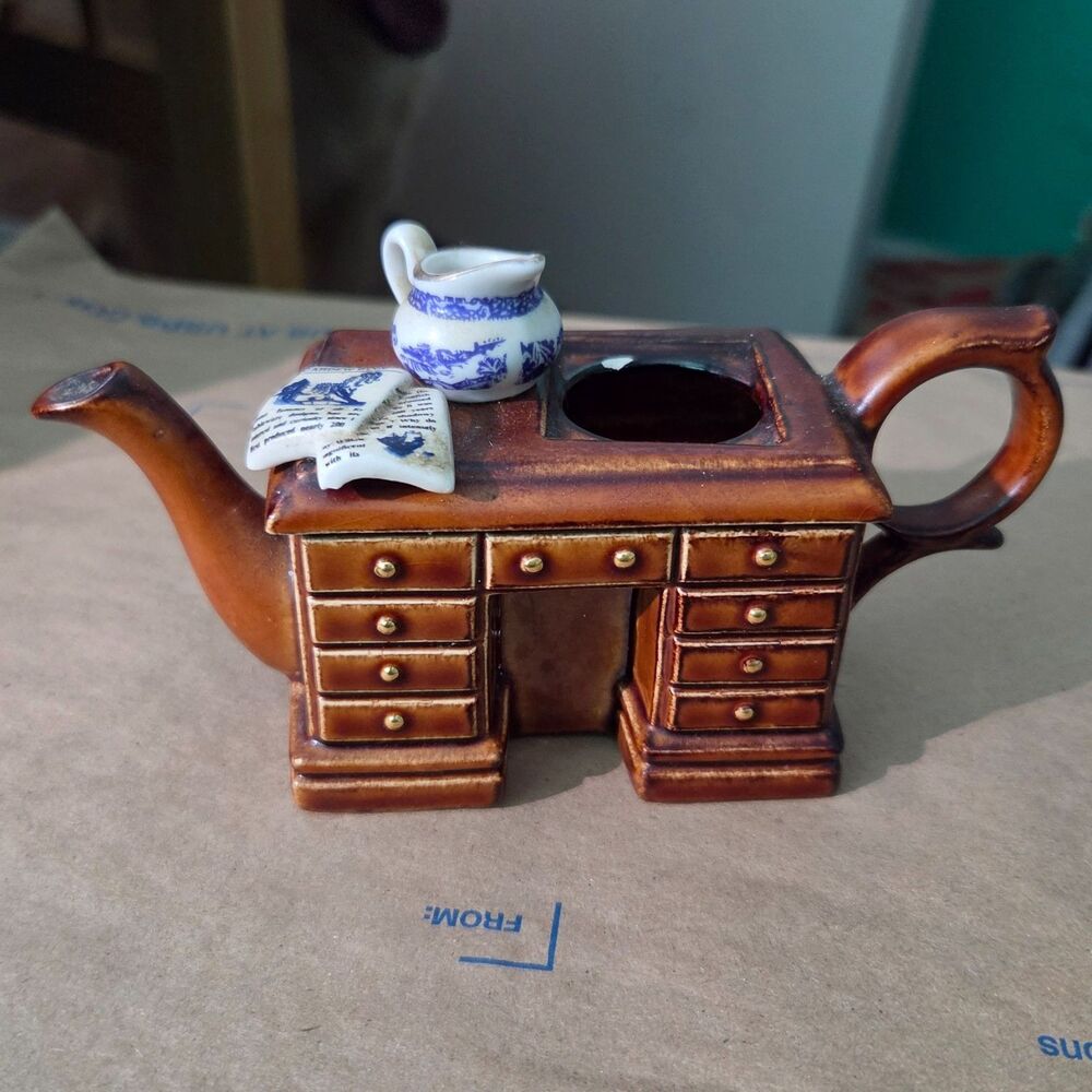 HTF Vintage Cardew Design Blue Willow Desk Teapot Made in England Missing Lid